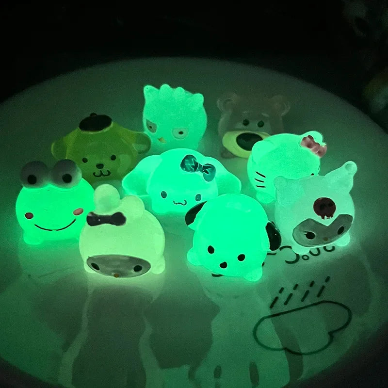 5pcs Luminous Mini Sanrio Microlandscape Miniature Hello Kitty Figurines Fairy Garden Accessories Home Decor Glow in The Dark