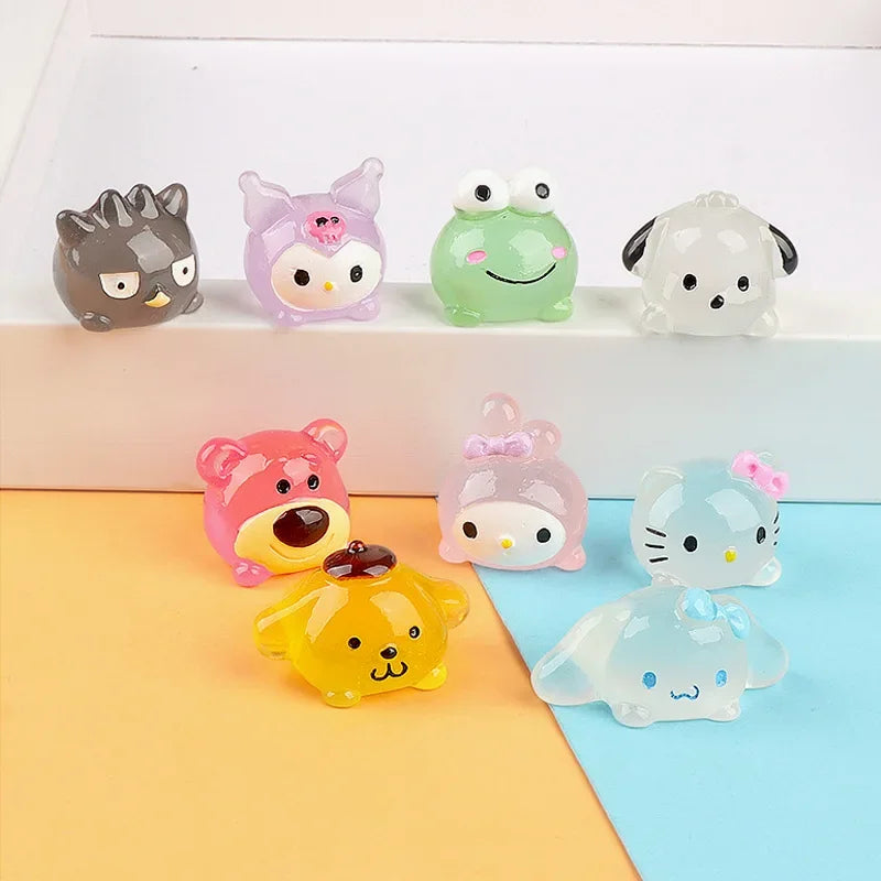 5pcs Luminous Mini Sanrio Microlandscape Miniature Hello Kitty Figurines Fairy Garden Accessories Home Decor Glow in The Dark